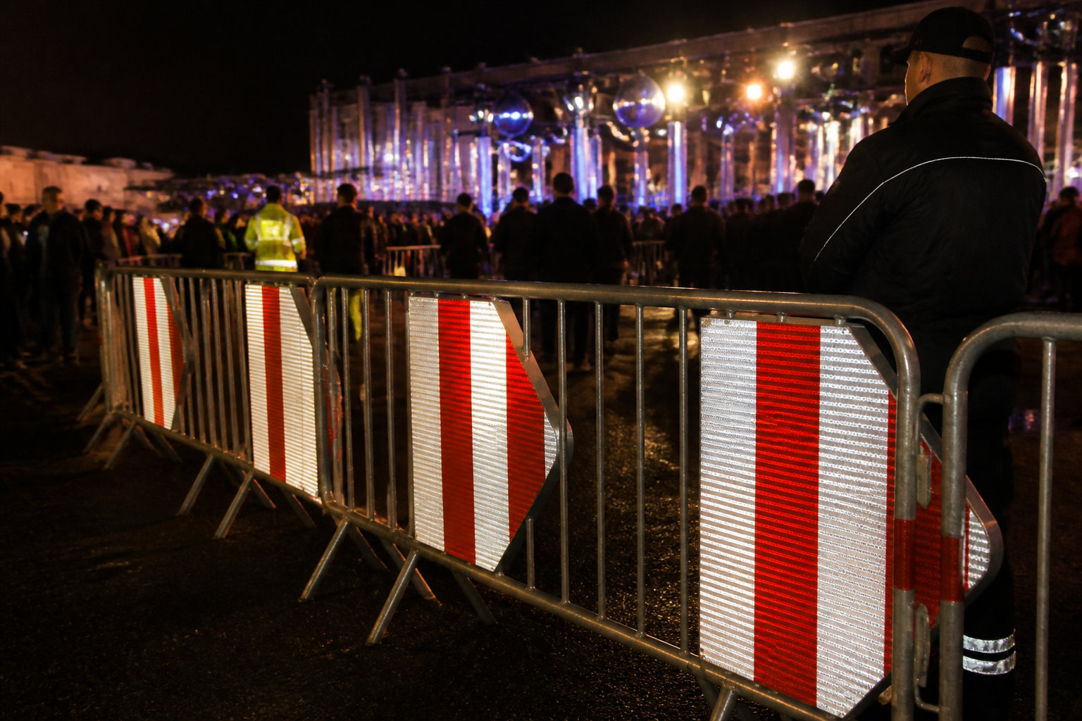 3 dispositifs pour canaliser le public et bloquer les intrusions